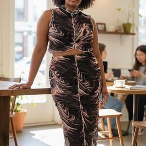 Stylish Women's Swirl Pattern Two-Piece Set